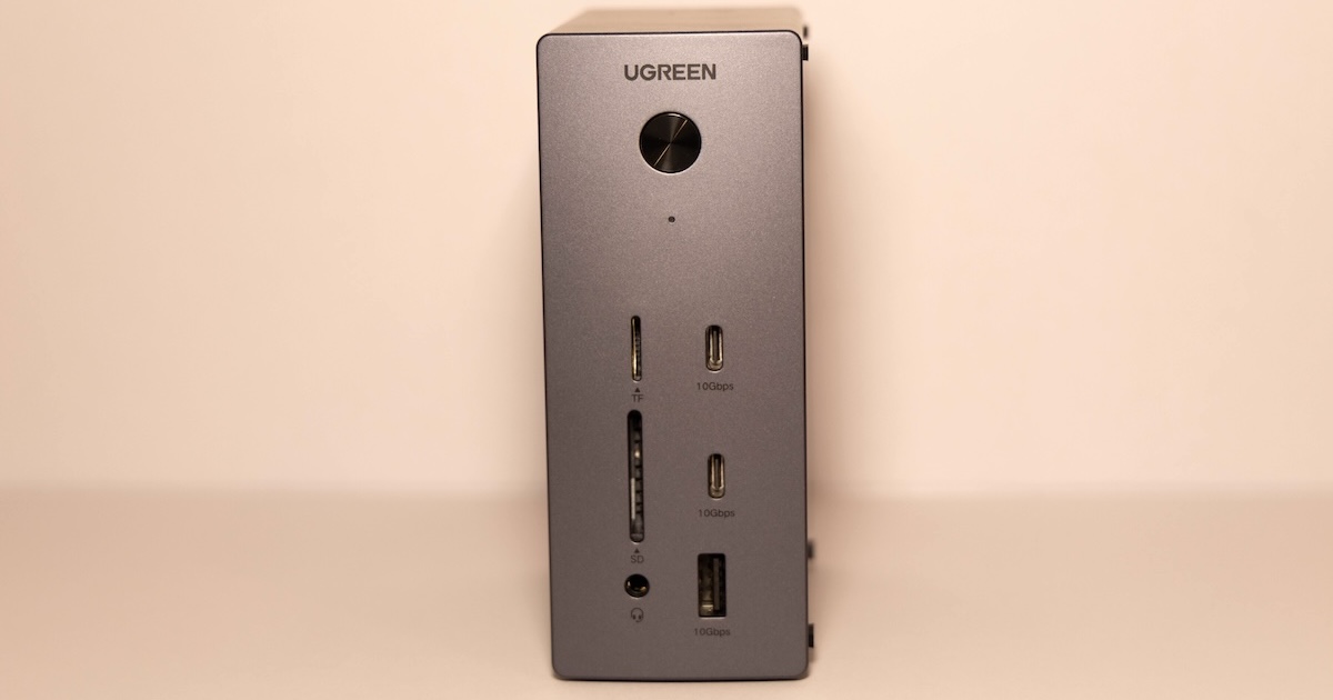 UGREENドッキングステーション.全面縦