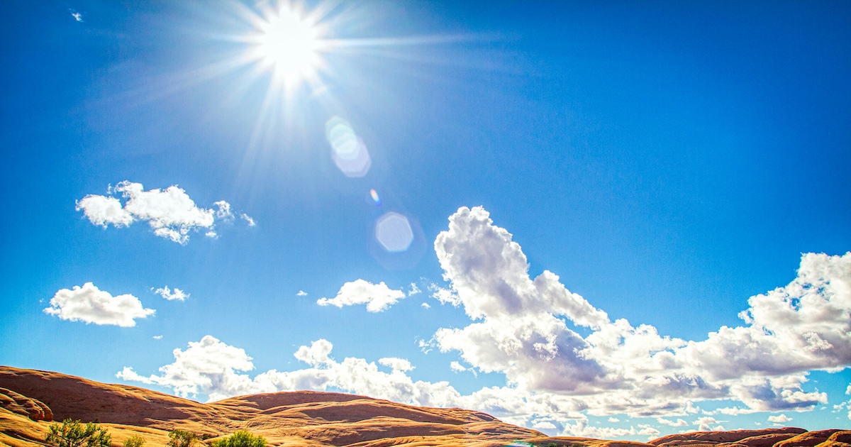 太陽が眩しい写真